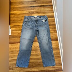 Madewell Curvy Dean Easy Straight Jean in Northridge Wash: Airy Denim Edition